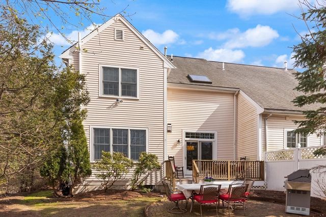 72 Putnam St 72, Needham, MA 02494