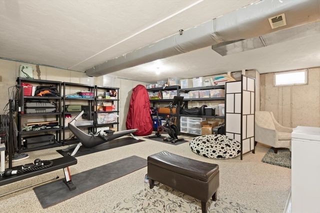 72 Putnam St 72, Needham, MA 02494