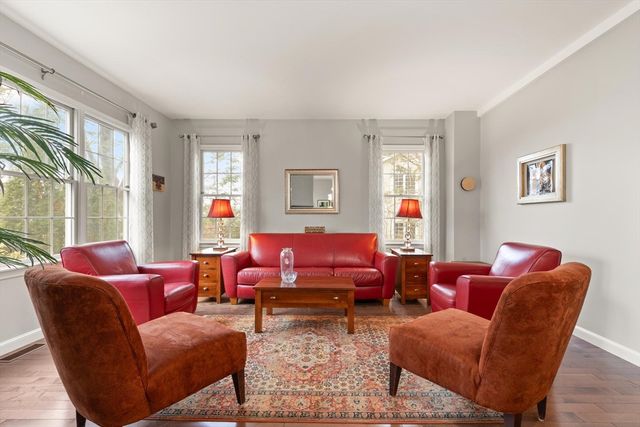 72 Putnam St 72, Needham, MA 02494