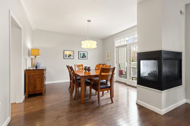 72 Putnam St 72, Needham, MA 02494