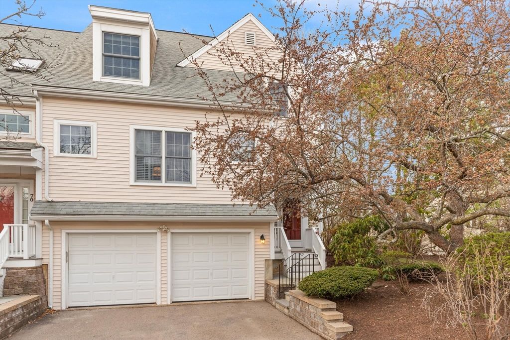 72 Putnam St 72, Needham, MA 02494