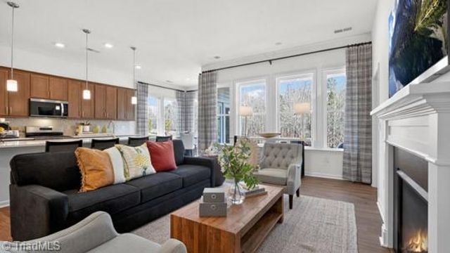 200 Mary Montrose Boulevard, Jamestown, NC 27282