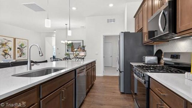 200 Mary Montrose Boulevard, Jamestown, NC 27282