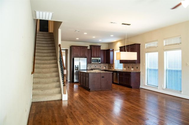 2410 Knight Street, Dallas, TX 75219