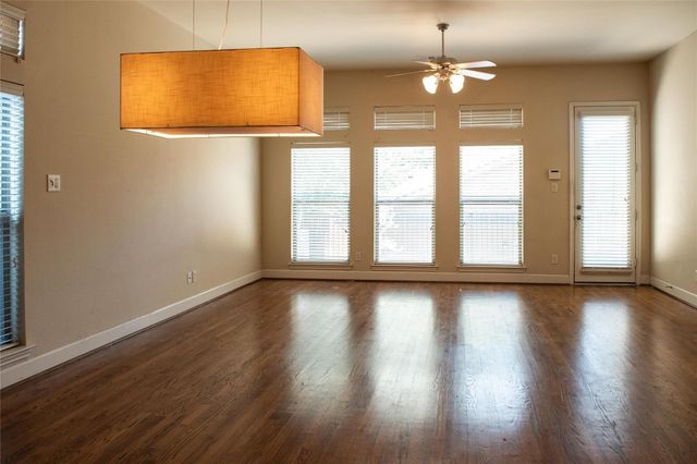 2410 Knight Street, Dallas, TX 75219