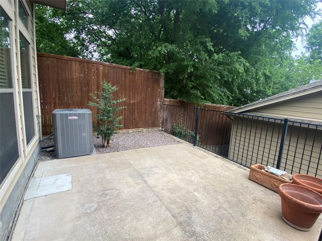 2410 Knight Street, Dallas, TX 75219