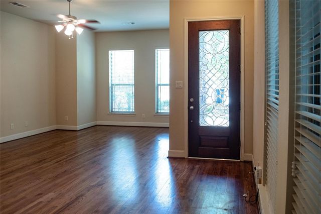2410 Knight Street, Dallas, TX 75219