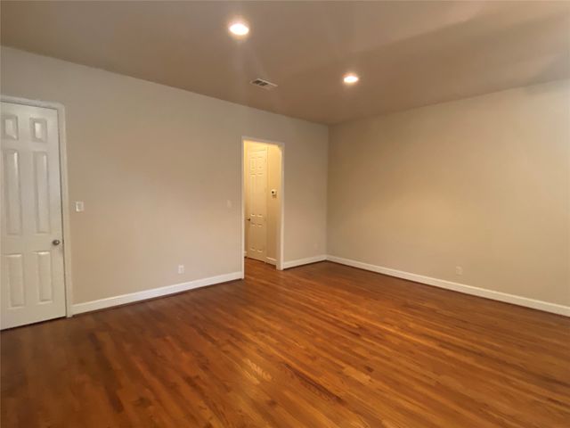 2410 Knight Street, Dallas, TX 75219