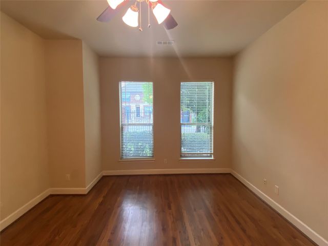 2410 Knight Street, Dallas, TX 75219