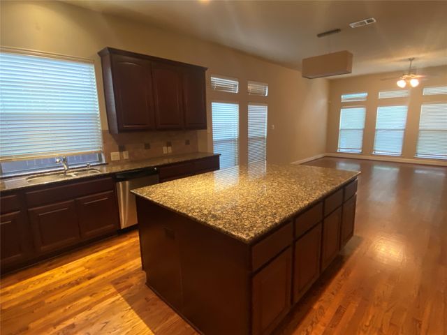2410 Knight Street, Dallas, TX 75219