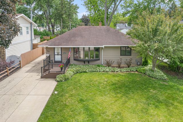 253 Heather Avenue, Grayslake, IL 60030