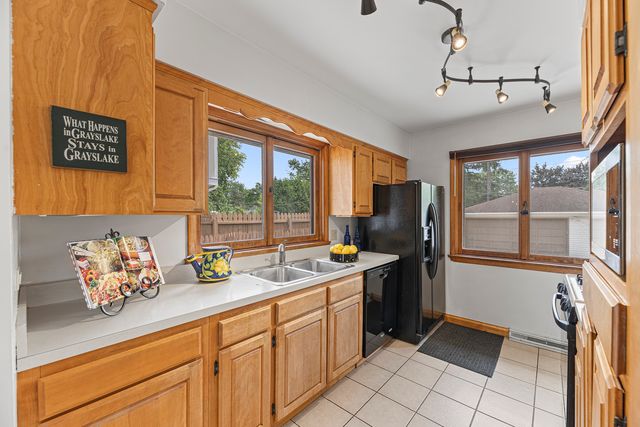 253 Heather Avenue, Grayslake, IL 60030