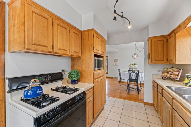 253 Heather Avenue, Grayslake, IL 60030