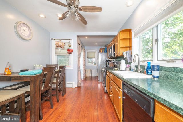 21 LAKE AVE, Hamilton, NJ 08610
