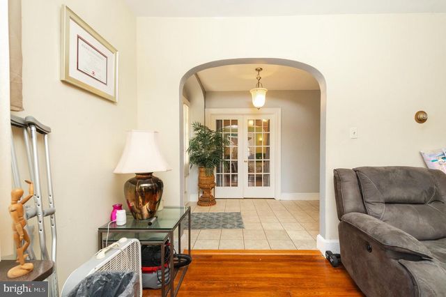 21 LAKE AVE, Hamilton, NJ 08610