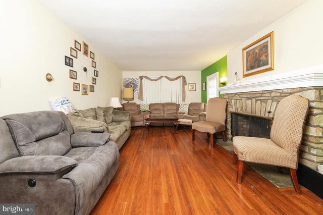 21 LAKE AVE, Hamilton, NJ 08610