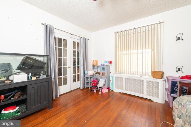 21 LAKE AVE, Hamilton, NJ 08610