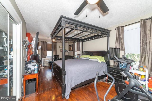 21 LAKE AVE, Hamilton, NJ 08610