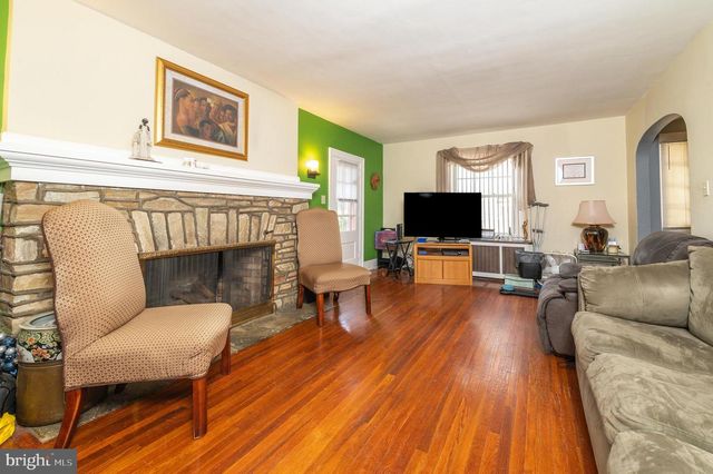 21 LAKE AVE, Hamilton, NJ 08610