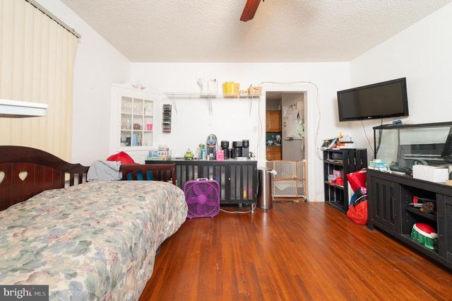 21 LAKE AVE, Hamilton, NJ 08610