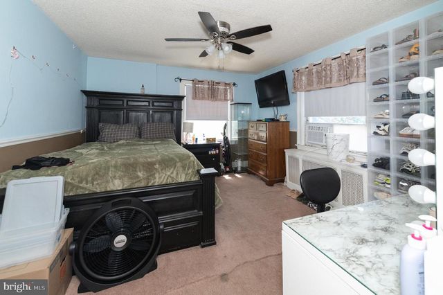 21 LAKE AVE, Hamilton, NJ 08610