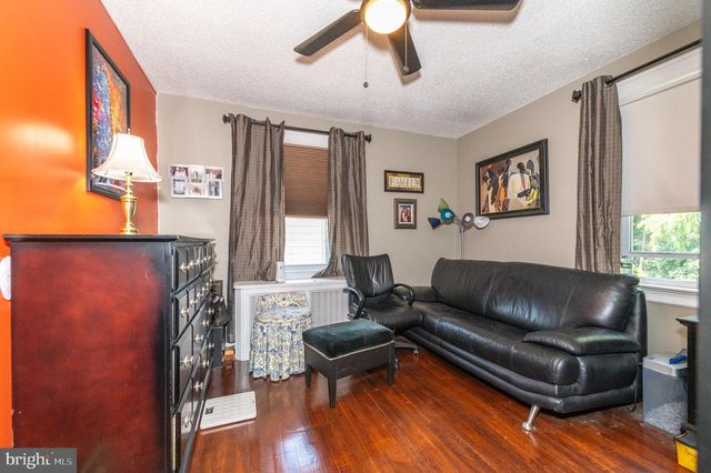 21 LAKE AVE, Hamilton, NJ 08610