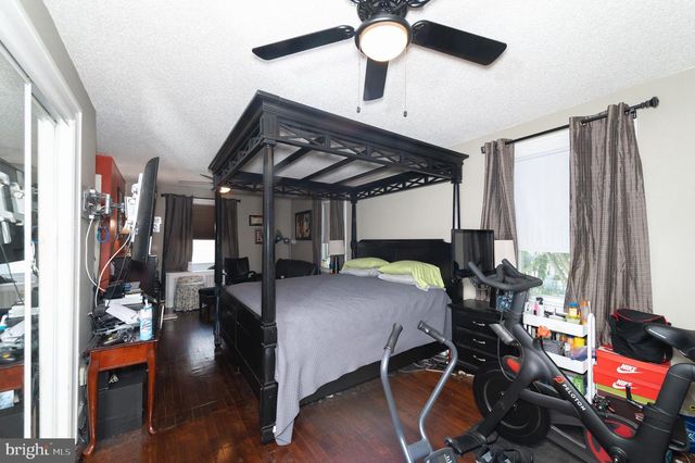 21 LAKE AVE, Hamilton, NJ 08610
