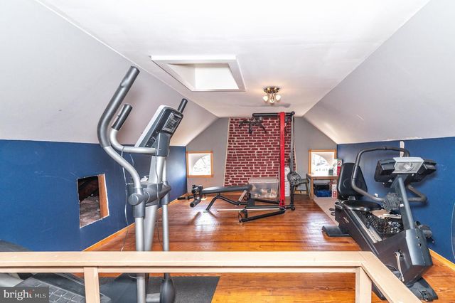 21 LAKE AVE, Hamilton, NJ 08610