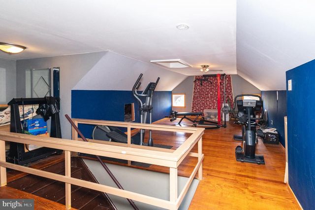 21 LAKE AVE, Hamilton, NJ 08610