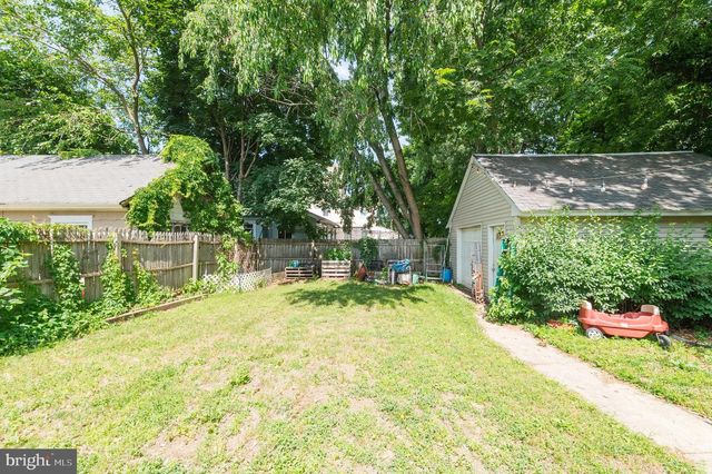 21 LAKE AVE, Hamilton, NJ 08610