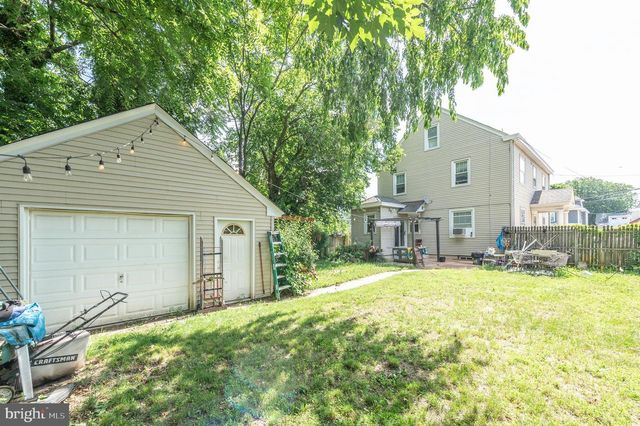 21 LAKE AVE, Hamilton, NJ 08610