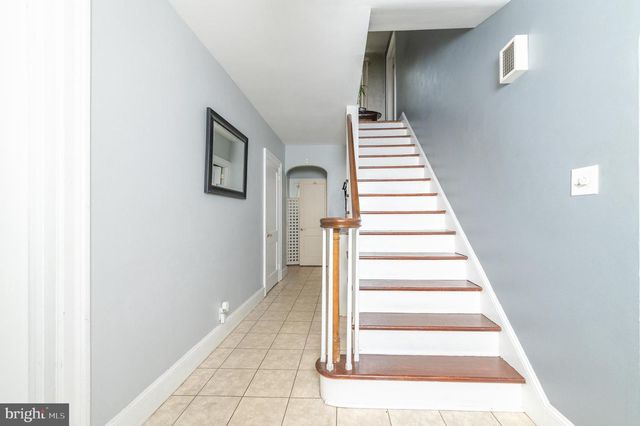 21 LAKE AVE, Hamilton, NJ 08610