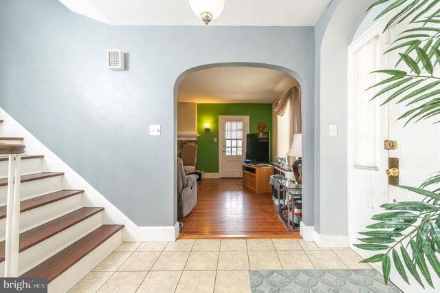 21 LAKE AVE, Hamilton, NJ 08610