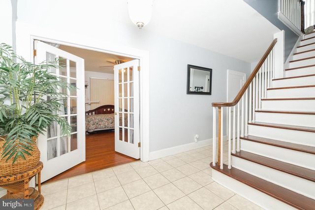 21 LAKE AVE, Hamilton, NJ 08610