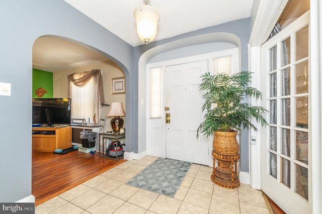 21 LAKE AVE, Hamilton, NJ 08610