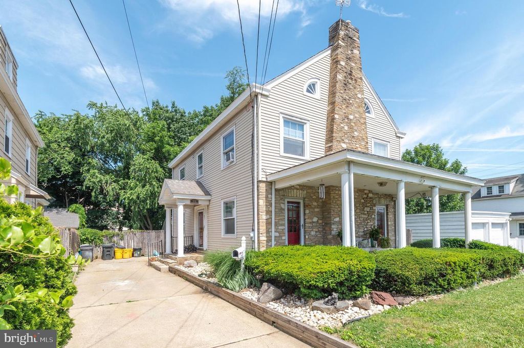 21 LAKE AVE, Hamilton, NJ 08610