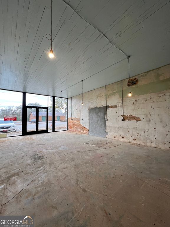 69 E North Avenue, Comer, GA 30629 — photo 2