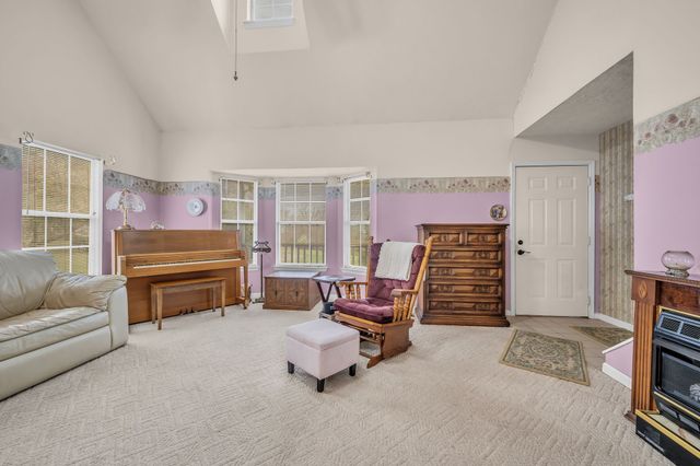 688 Richardson Cemetery Rd, White Bluff, TN 37187