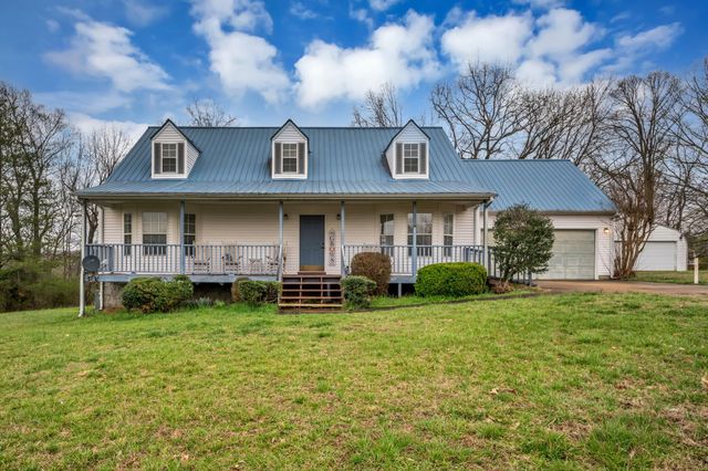 688 Richardson Cemetery Rd, White Bluff, TN 37187