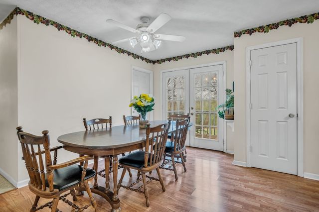 688 Richardson Cemetery Rd, White Bluff, TN 37187