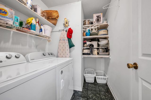 688 Richardson Cemetery Rd, White Bluff, TN 37187