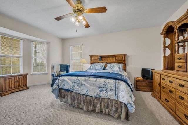 688 Richardson Cemetery Rd, White Bluff, TN 37187