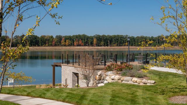2420 Provencal Drive, Commerce Charter Township, MI 48382