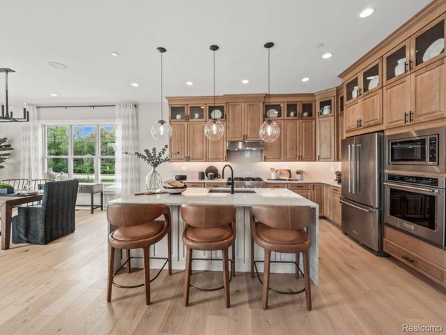 2420 Provencal Drive, Commerce Charter Township, MI 48382