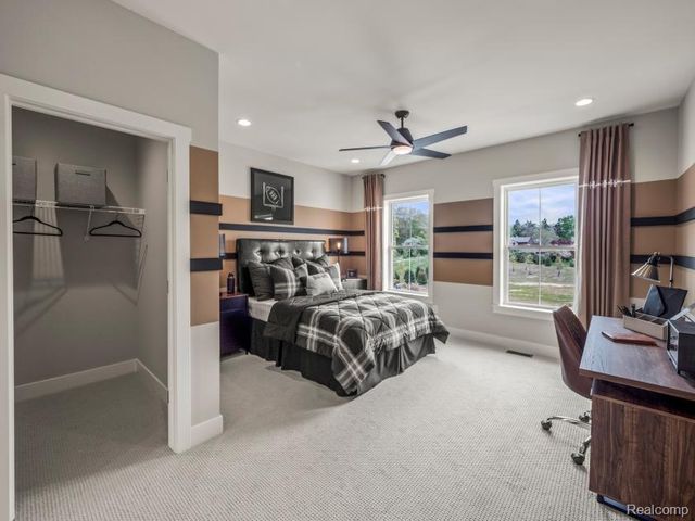 2420 Provencal Drive, Commerce Charter Township, MI 48382