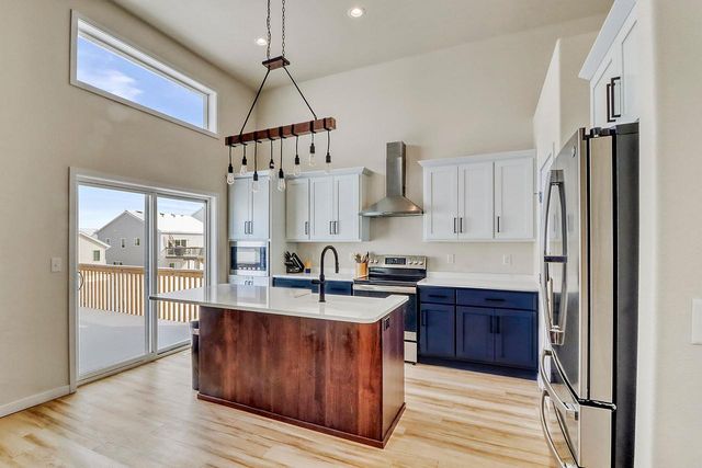 1154 60th Avenue W, West Fargo, ND 58078