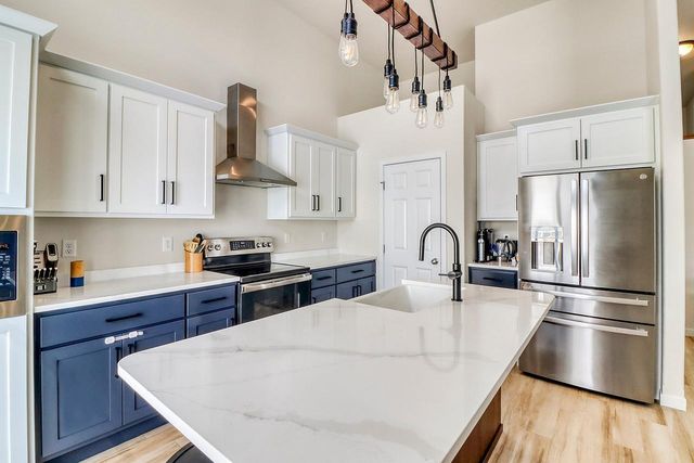 1154 60th Avenue W, West Fargo, ND 58078
