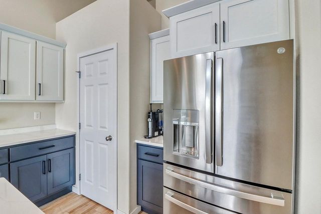 1154 60th Avenue W, West Fargo, ND 58078