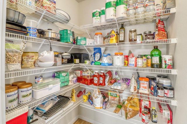 1154 60th Avenue W, West Fargo, ND 58078