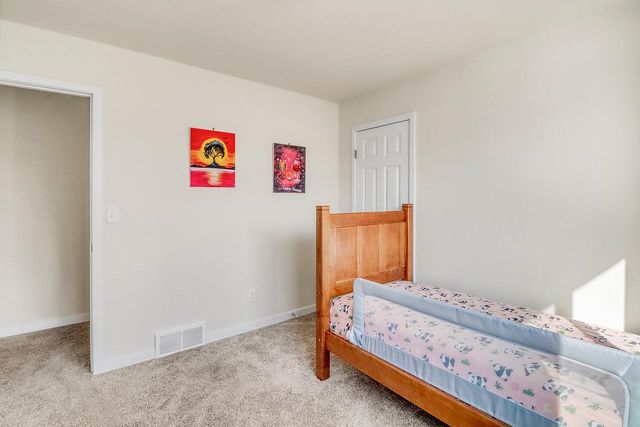 1154 60th Avenue W, West Fargo, ND 58078